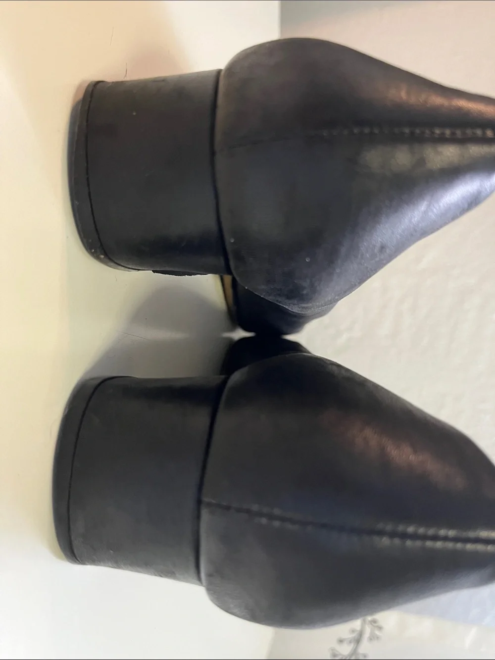 Gucci Black Leather Ballet Flats with Gold Studded GG